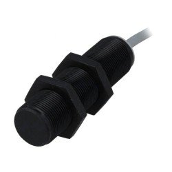 CFAK 18N1100; Sensor: capacitive; Range: 0÷5mm; Output conf: NPN / NO; Mat: PBT; BAUMER