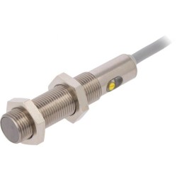 CFAM 12P1600; Sensor: capacitive; Range: 0.5÷4mm; Output conf: PNP / NO; BAUMER